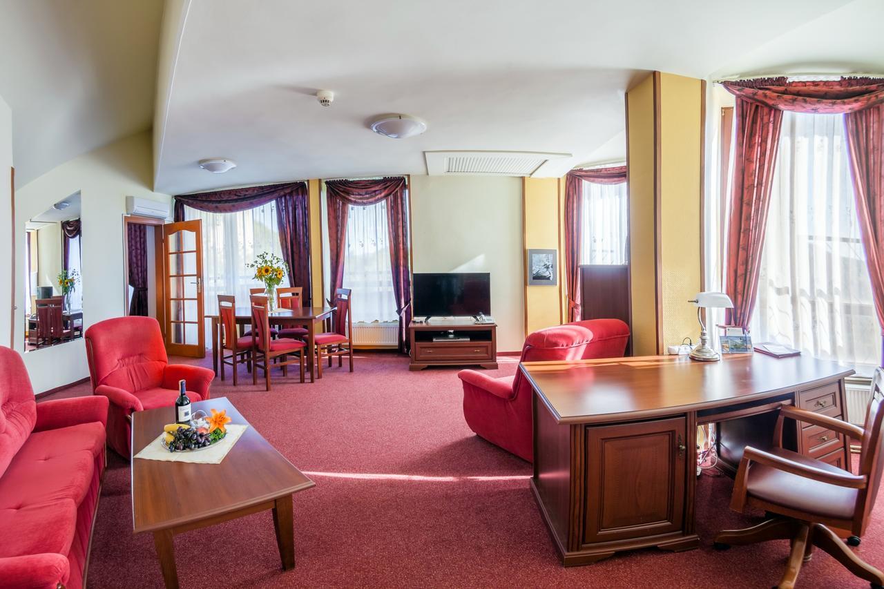 Hotel Jaskółka Ustroń Exterior foto